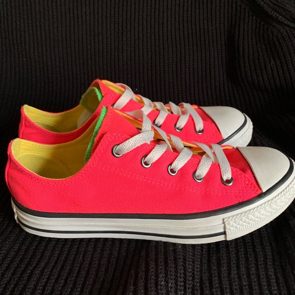 Like new Converses - Picture 8 of 8